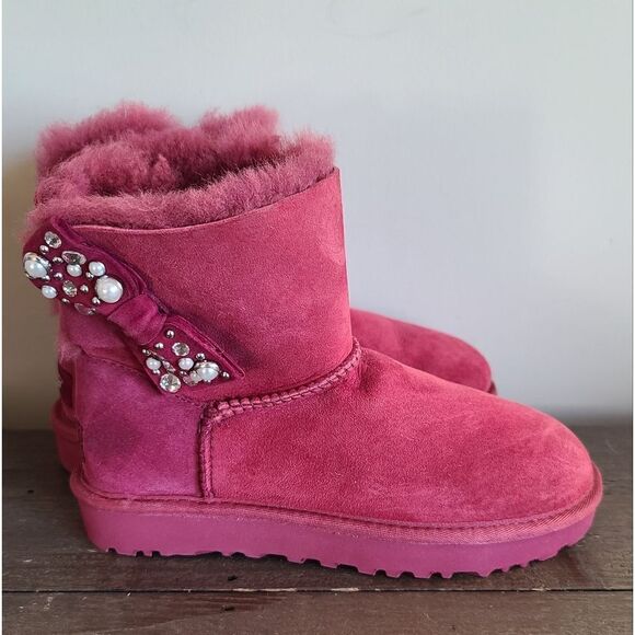 UGG MINI BAILEY BOW BRILLIANT CRYSTAL SUEDE SHEEPSKIN BOOTS Garnet Size 5 - Picture 1 of 8